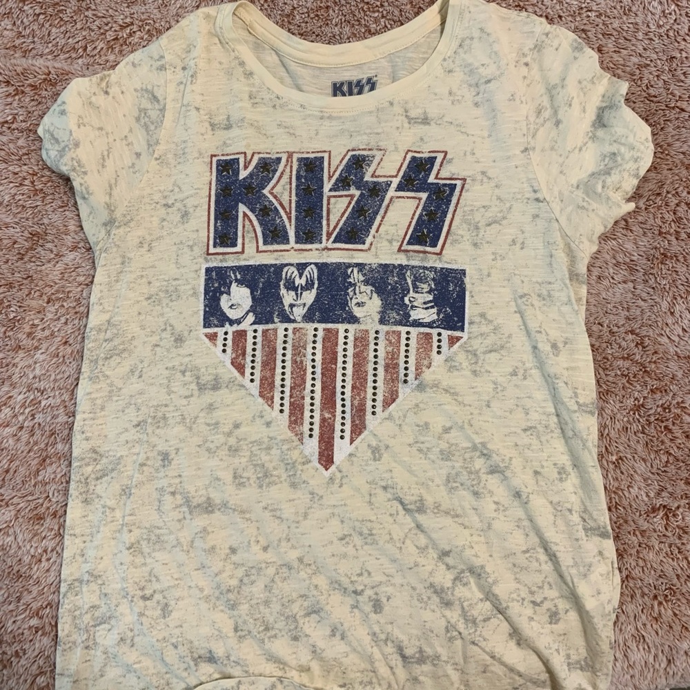 Great condition kiss tee